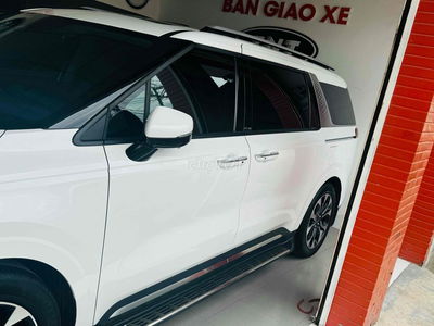 Kia Carnival 2024 Signature 2.2D - 16000 km