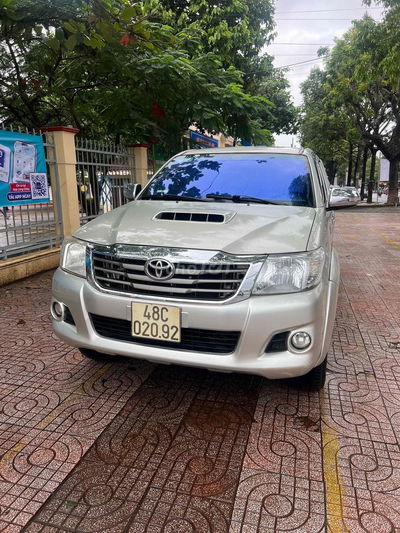 Toyota Hilux 2014 Số sàn Bạc