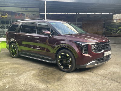 Kia Carnival 2025 Signature 2.2D - 17000 km