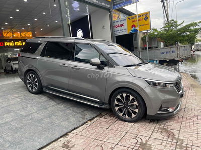 Kia Carnival 2023 Signature 2.2D - 690000 km