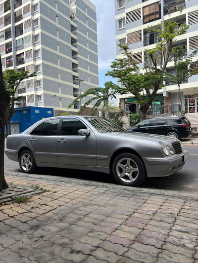 cần bán xe mer e240 sx 201 còn zin chạy rất ngon