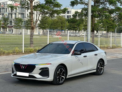 Xe VinFast Lux A 2.0 Base 2.0 AT 2021