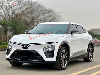 Xe VinFast VF7 Plus AWD 2025