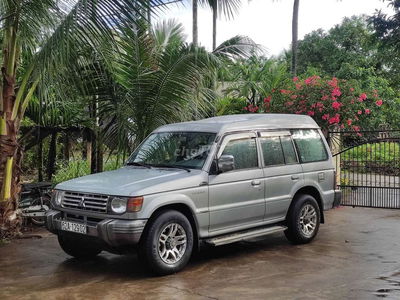 Mitsubishi Pajero 7 chỗ 2 cầu