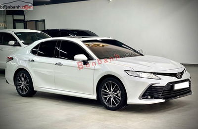 Xe Toyota Camry 2.0Q 2022