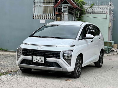 Hyundai Stargazer 2022 Trắng 7 chỗ