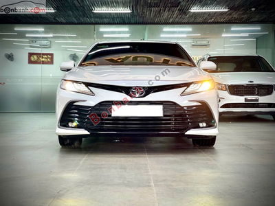 Xe Toyota Camry 2.0Q 2022