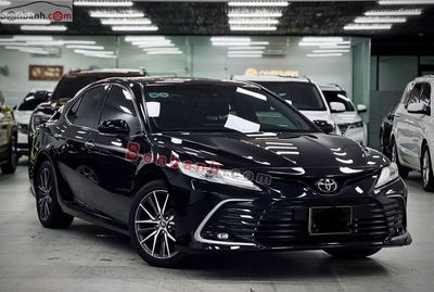 Xe Toyota Camry 2.0Q 2021