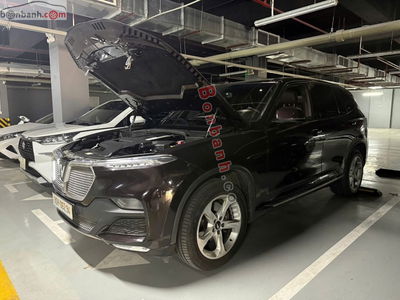 Xe VinFast Lux SA 2.0 Base 2.0 AT 2021