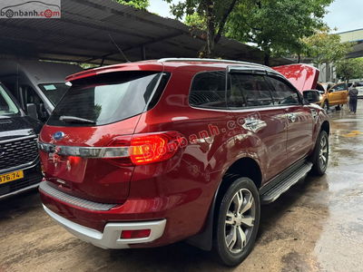 Xe Ford Everest Titanium 2.2L 4x2 AT 2017
