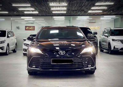 Toyota Camry 2.5Q 2023 siêu lướt sơn zin 100%