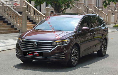 Xe Volkswagen Viloran Luxury 2023