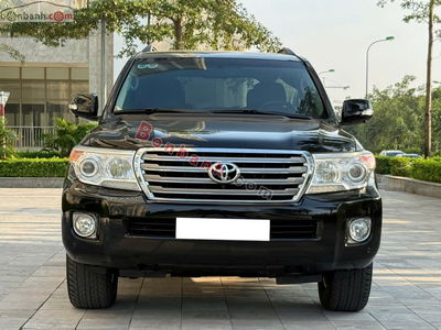 Xe Toyota Land Cruiser VX 4.6 V8 2014