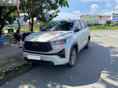 Xe Toyota Innova Cross HEV 2.0 CVT 2025