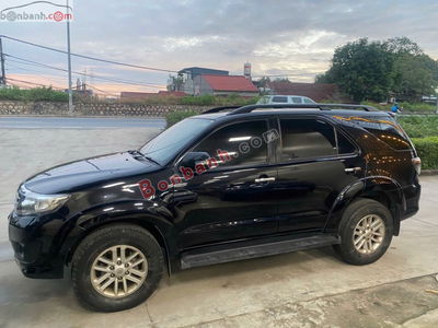 Xe Toyota Fortuner 2.7V 4x4 AT 2014