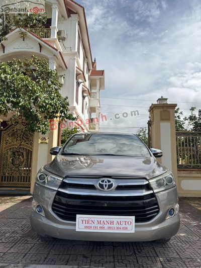 Xe Toyota Innova 2.0V 2016