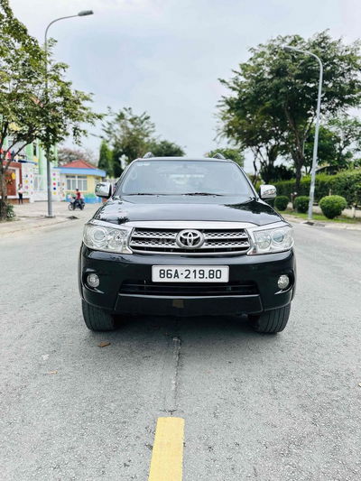 Toyota Fortuner 2011 Số Tự Động 2 Cầu Máy Xăng