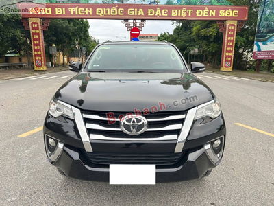 Xe Toyota Fortuner 2.7V 4x2 AT 2017