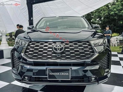 Xe Toyota Innova Cross 2.0 CVT 2025