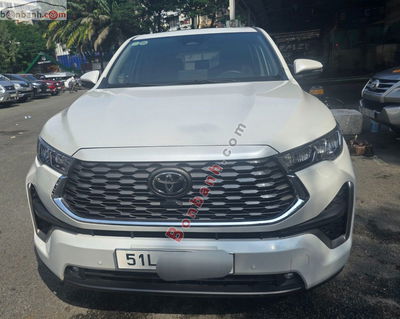 Xe Toyota Innova Cross HEV 2.0 CVT 2024