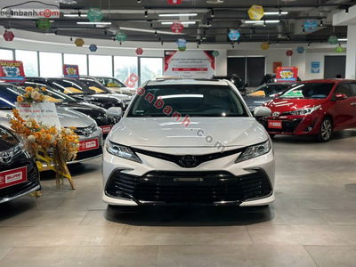 Xe Toyota Camry 2.0Q 2022
