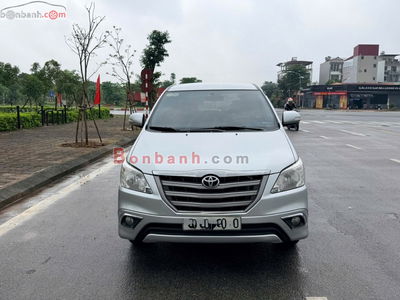 Xe Toyota Innova 2.0E 2016