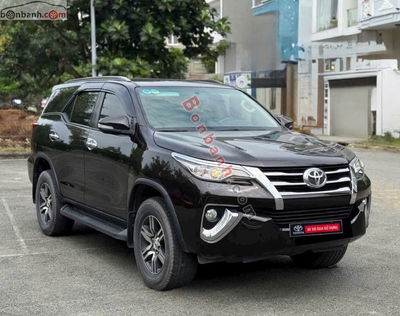 Xe Toyota Fortuner 2.7V 4x2 AT 2017