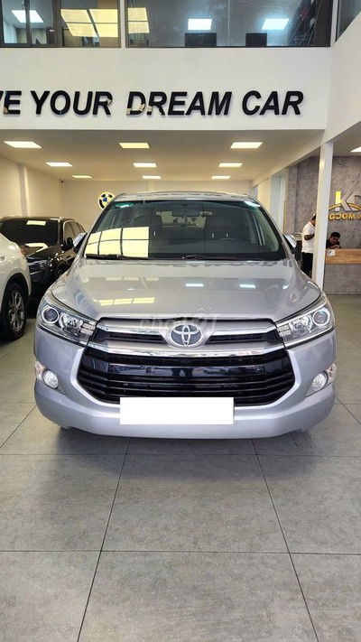 Toyota Innova 2017 2.0V 50000 km Bạc