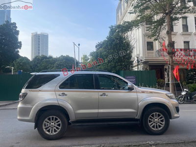 Xe Toyota Fortuner 2.7V 4x2 AT 2012