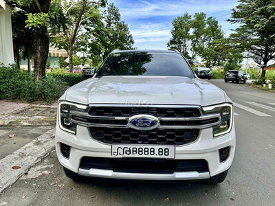 Ford Everest Titanium Plus Trắng 10000 km