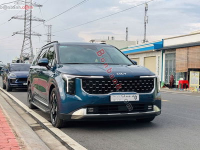 Xe Kia Carnival Signature 2.2D 2024