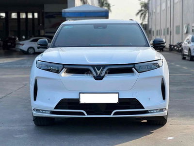 VinFast VF9 Plus 2023 6 Chỗ Thuê Pin tiên phong