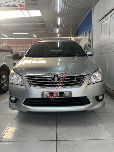 Xe Toyota Innova 2.0V 2013