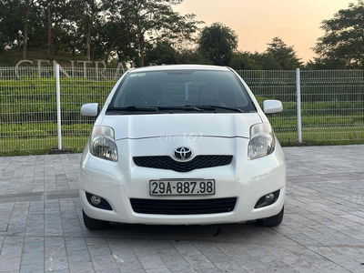 Toyota Yaris 20***0 km