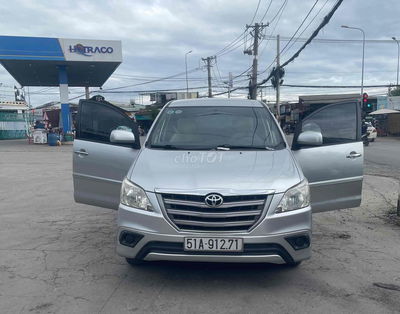 Toyota Innova 2014 2.0E - 186000 km