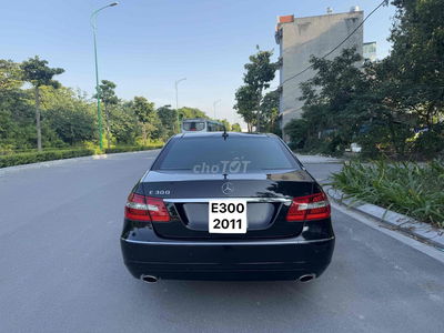 Mercedes Benz E Class 2011 E300 - 130000 km