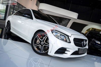 Xe Mercedes Benz C class C300 AMG 2020