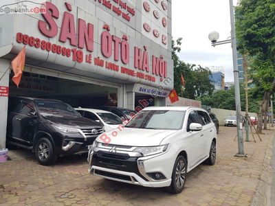 Xe Mitsubishi Outlander 2.0 CVT 2023
