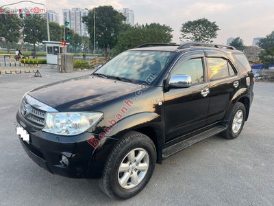 Xe Toyota Fortuner 2.7V 4x4 AT 2011