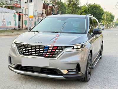 Xe Kia Carnival Signature 2.2D 2024