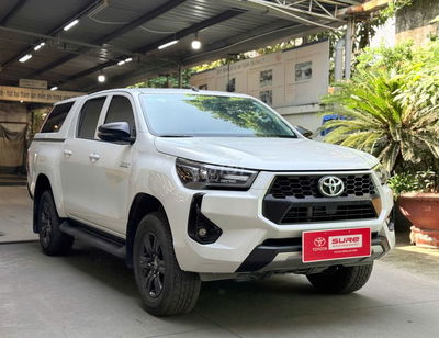 Toyota Hilux E 2024 43.759 km(CÒN GIẢM)
