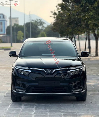 Xe VinFast VF8 Eco AWD 2022