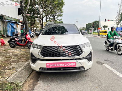 Xe Toyota Innova Cross HEV 2.0 CVT 2025