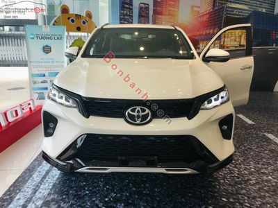 Xe Toyota Fortuner Legender 2.4L 4x2 AT 2025