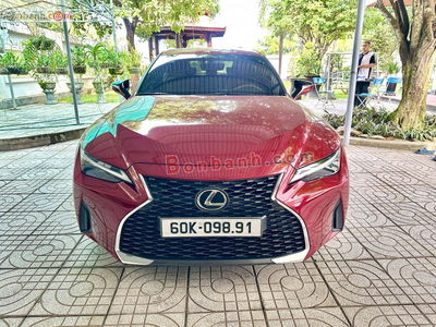 Xe Lexus IS 300 Luxury 2021