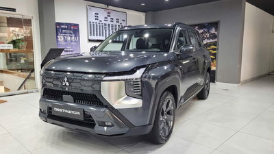 MITSUBISHI DESITNATOR PREMIUM- XE GIAO NGAY+KM QUÀ