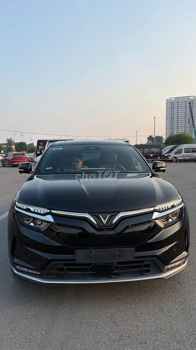 VinFast VF8 Plus 2023 Đen