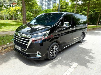 Xe Toyota Granvia 2.8 AT 2020