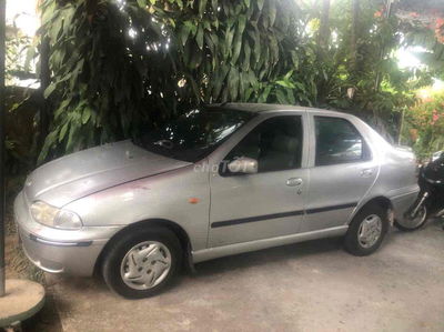 Fiat Siena Bạc 5 chỗ Số sàn