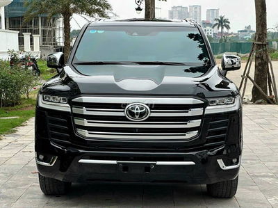 Toyota Land Cruiser LC300 - xe giao ngay và sớm